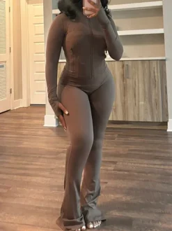 Two Pieces Sporty Fitted Flare Pants Set